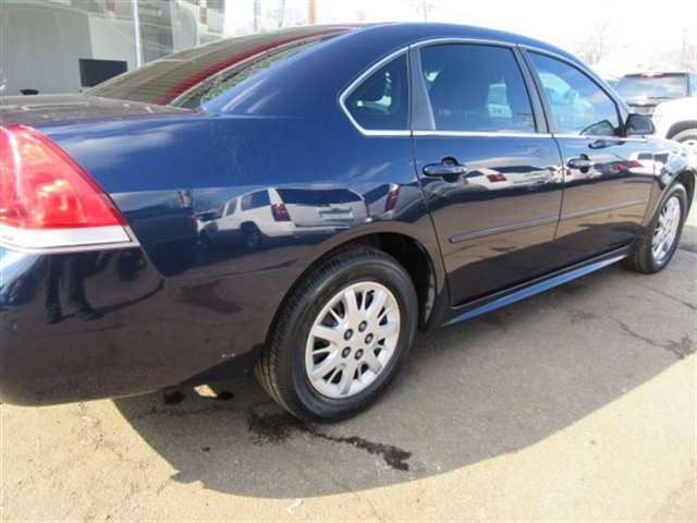 2010 Chevrolet Impala Police 4dr Sedan w/1LS